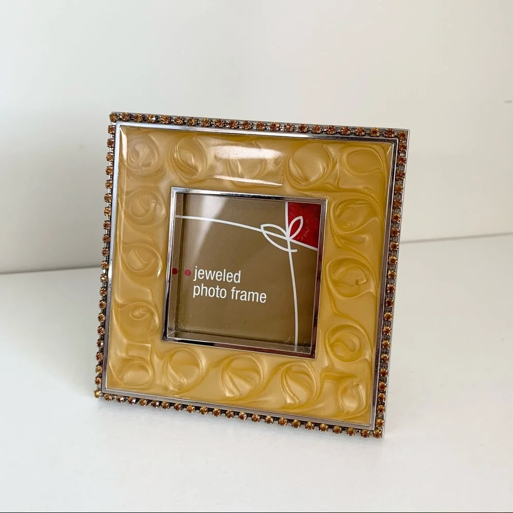 Hold NWOT Crystal enamel frame